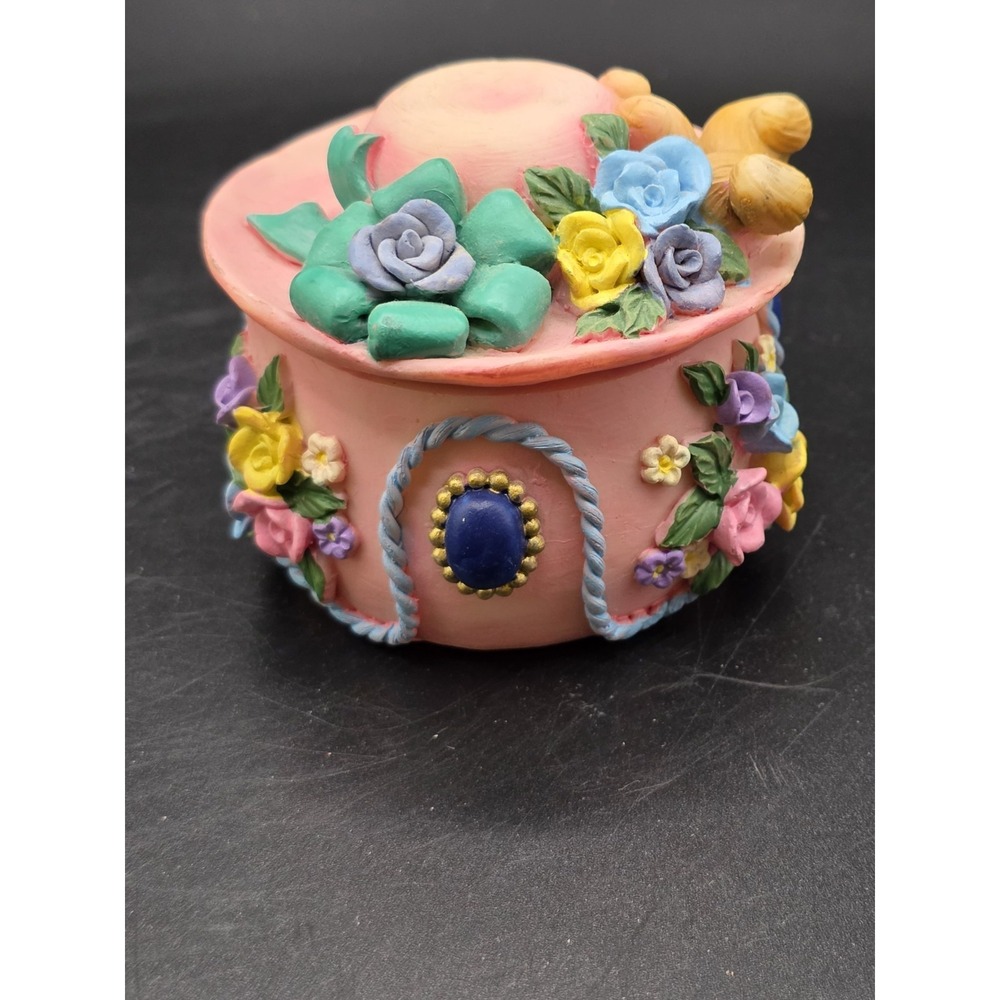 decorative hat-shaped trinket or jewelry box‎